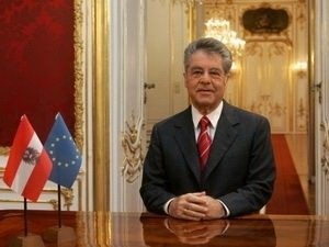 Austrian President begins official visit to Vietnam - ảnh 1